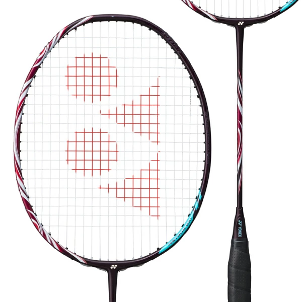 Yonex Astrox 100zz Kurenai phù hợp cho những người chơi có lối đánh thiên về tấn công