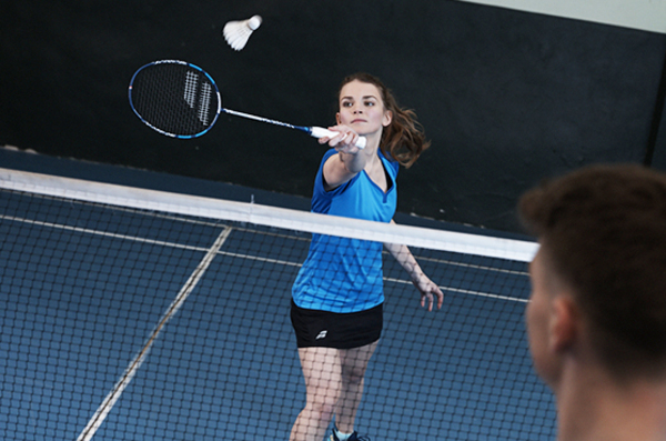 ky thuat backhand co ban