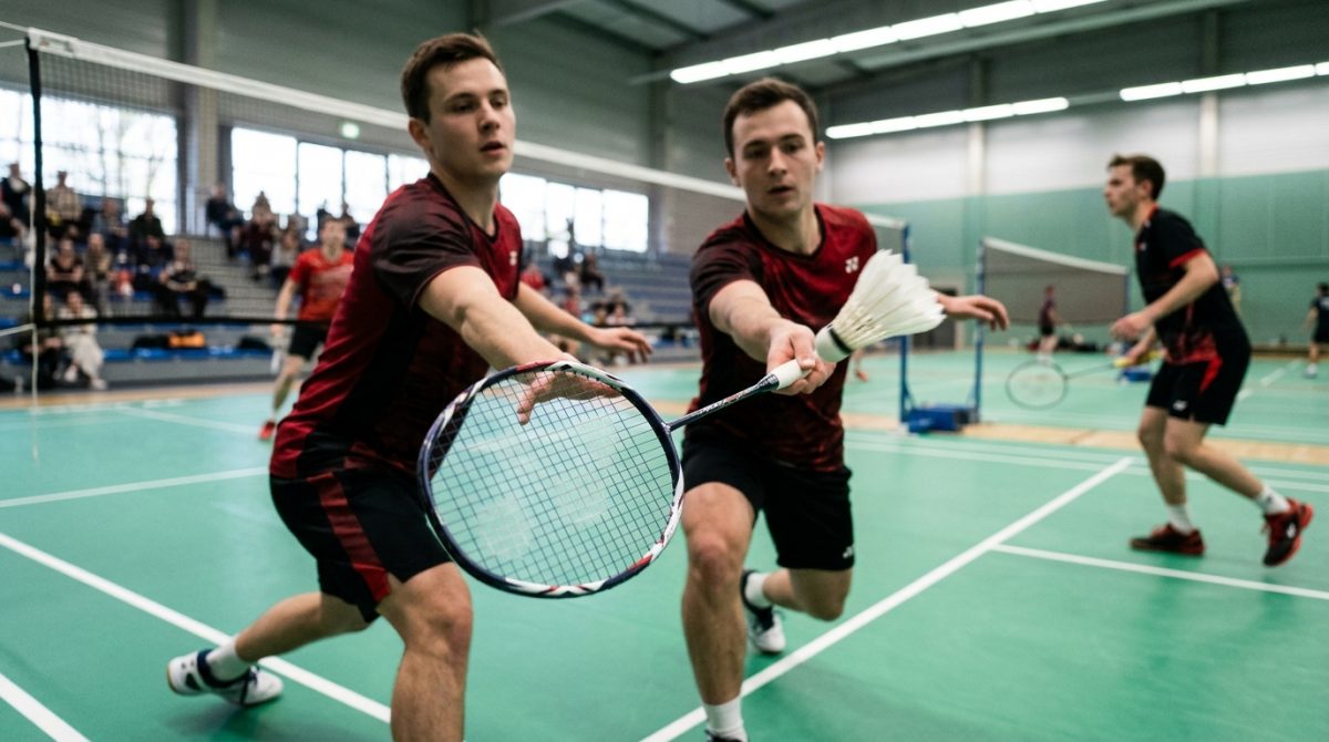 [Video] 100zz AstroX Badminton Racket Review: The Ultimate Fire Power - L&agrave;m thế n&agrave;o để chọn được c&acirc;y vợt Astrox 100ZZ ch
